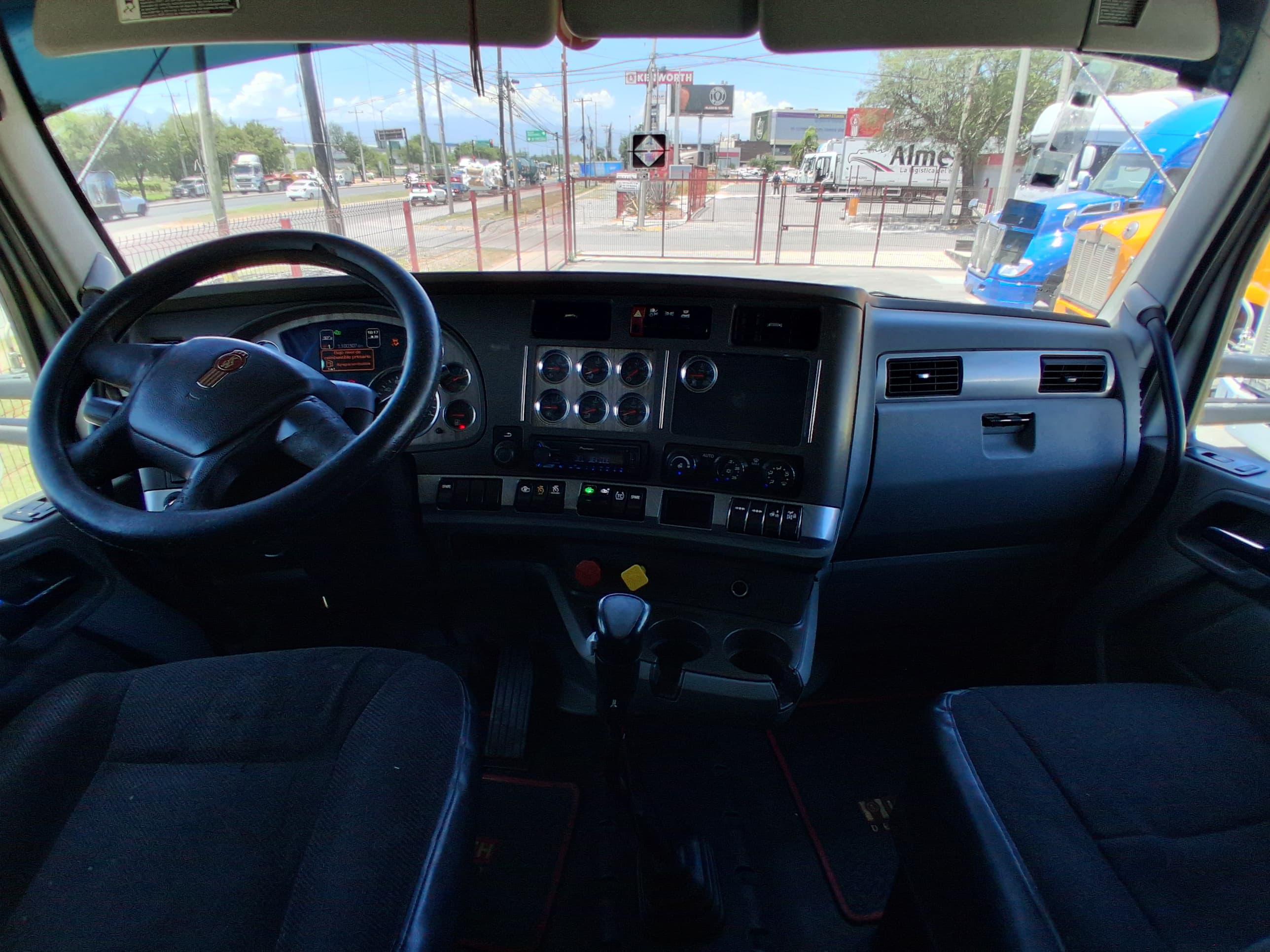 Kenworth T680 MX13 Paccar